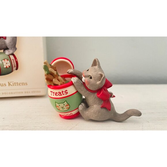 Hallmark Keepsake Ornament ~ Mischievous Kittens 2006 ~ 8th in the Series - Picture 2 of 9